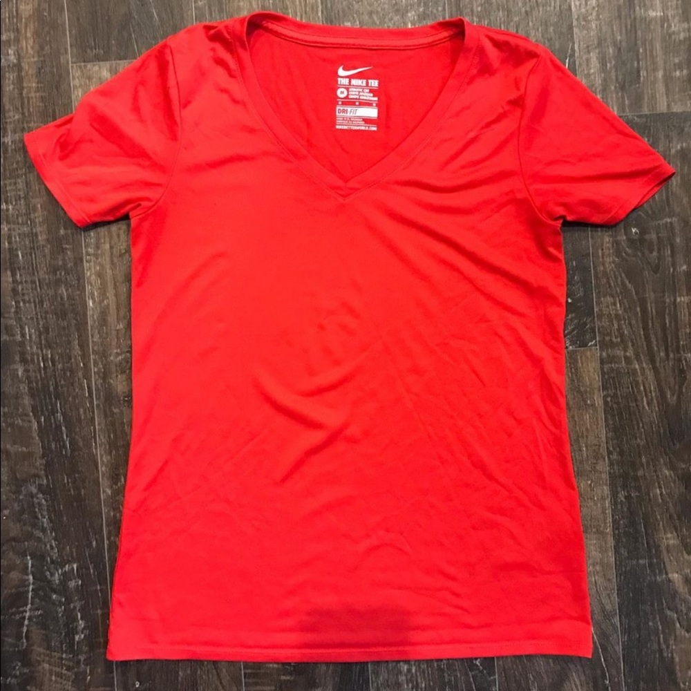 Nike Women’s Athletic Cut Shirt